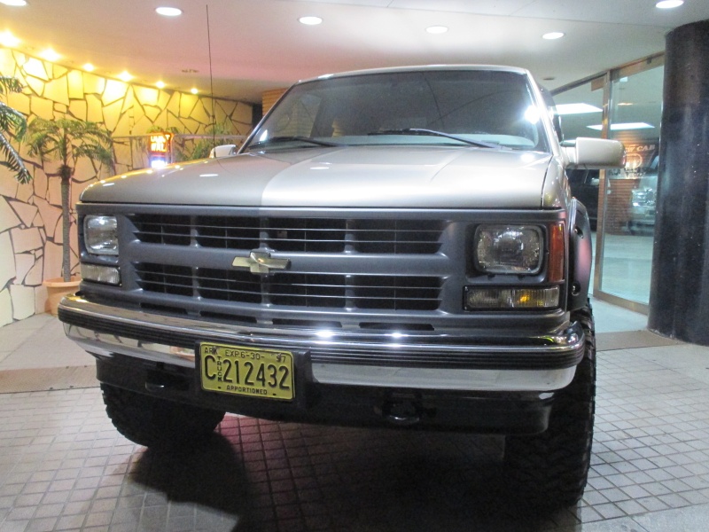 シボレー サバーバン LS カーゴフェイス 4WD 新車並行 中古車