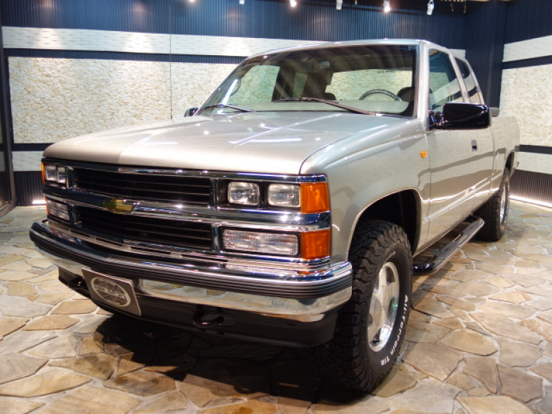 シボレー K-1500 LS EXTキャブ 4WD 新車並行 角目4灯ヘッド